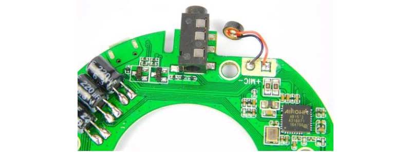 The audio jack and microphone